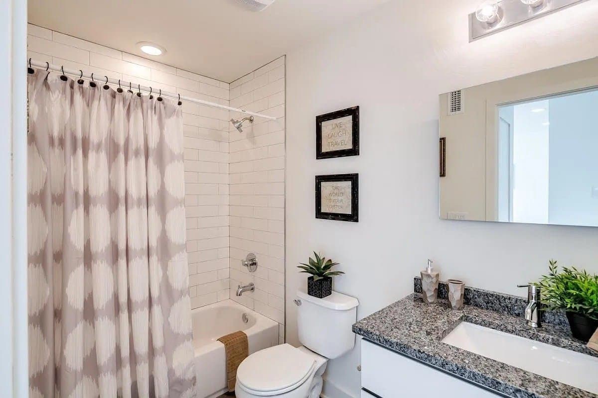 Philadelphia Apartment: 2617 W Girard Ave