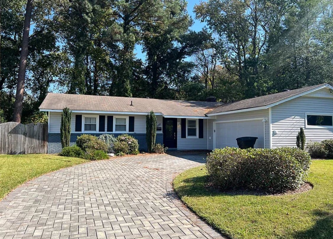 Virginia Beach House: 400 Pallets Rd
