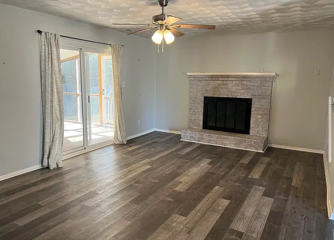 Virginia Beach House: 400 Pallets Rd