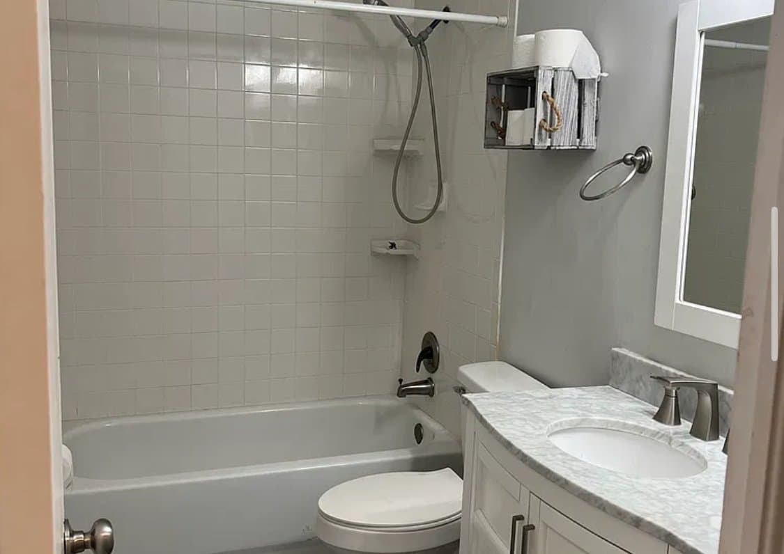 Virginia Beach House: 400 Pallets Rd