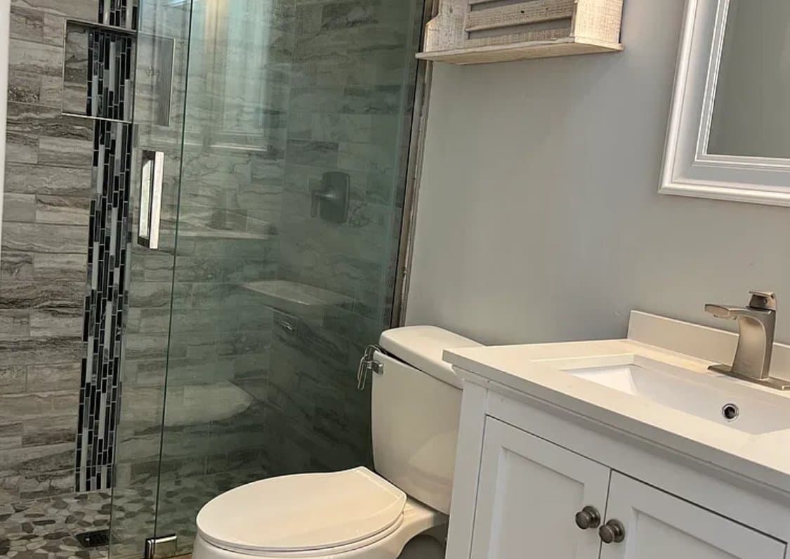 Virginia Beach House: 400 Pallets Rd