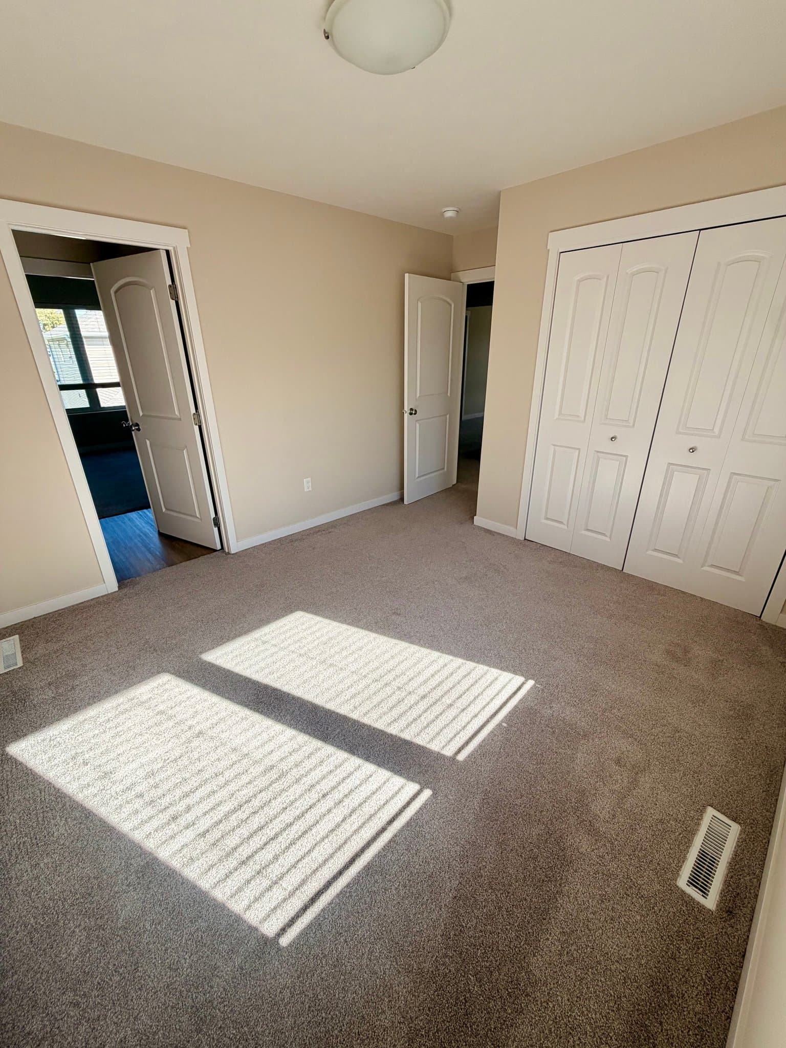 Columbus House: 4068 48th Ave