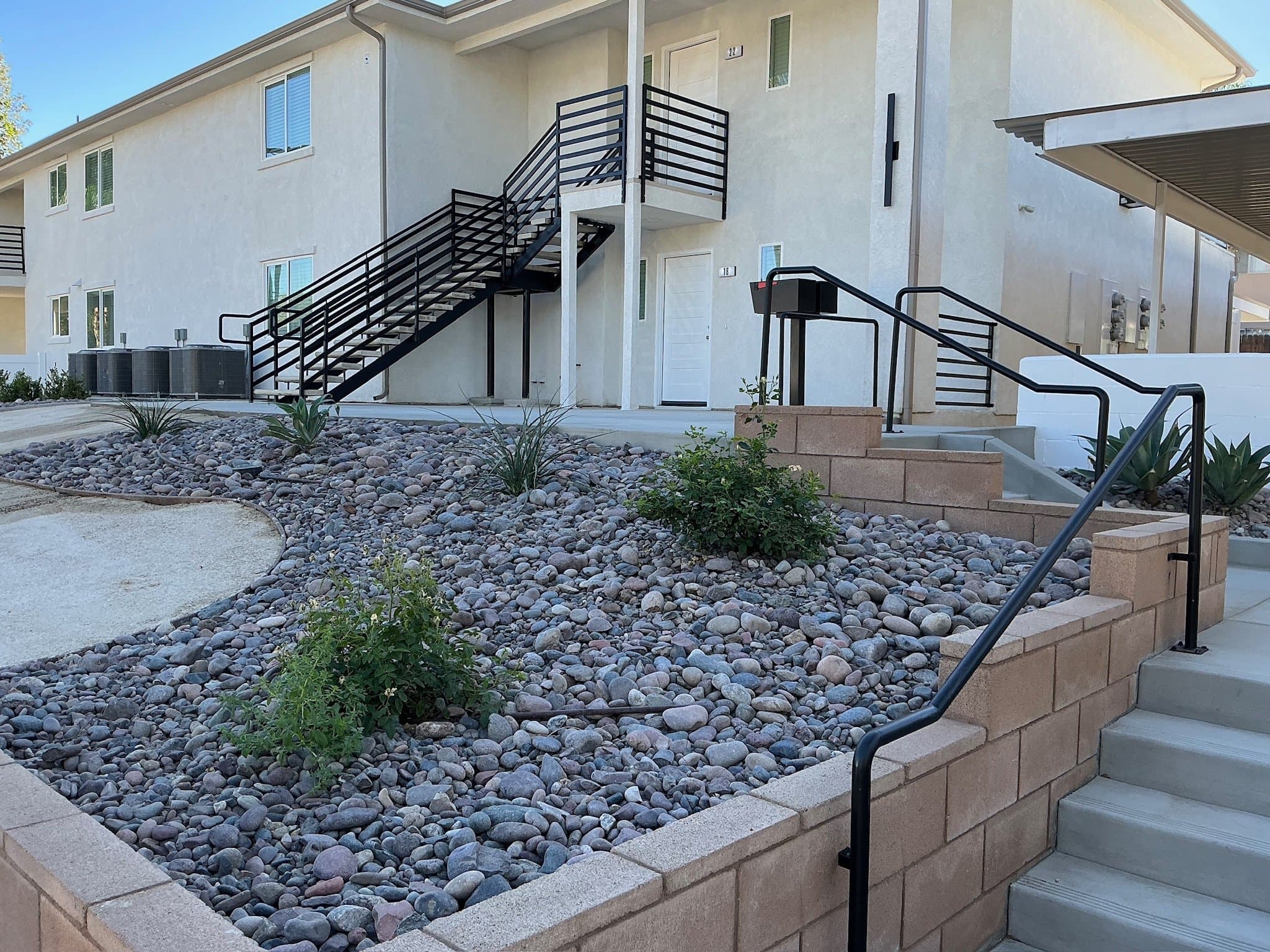 Redlands Apartment: 500 La Verne St