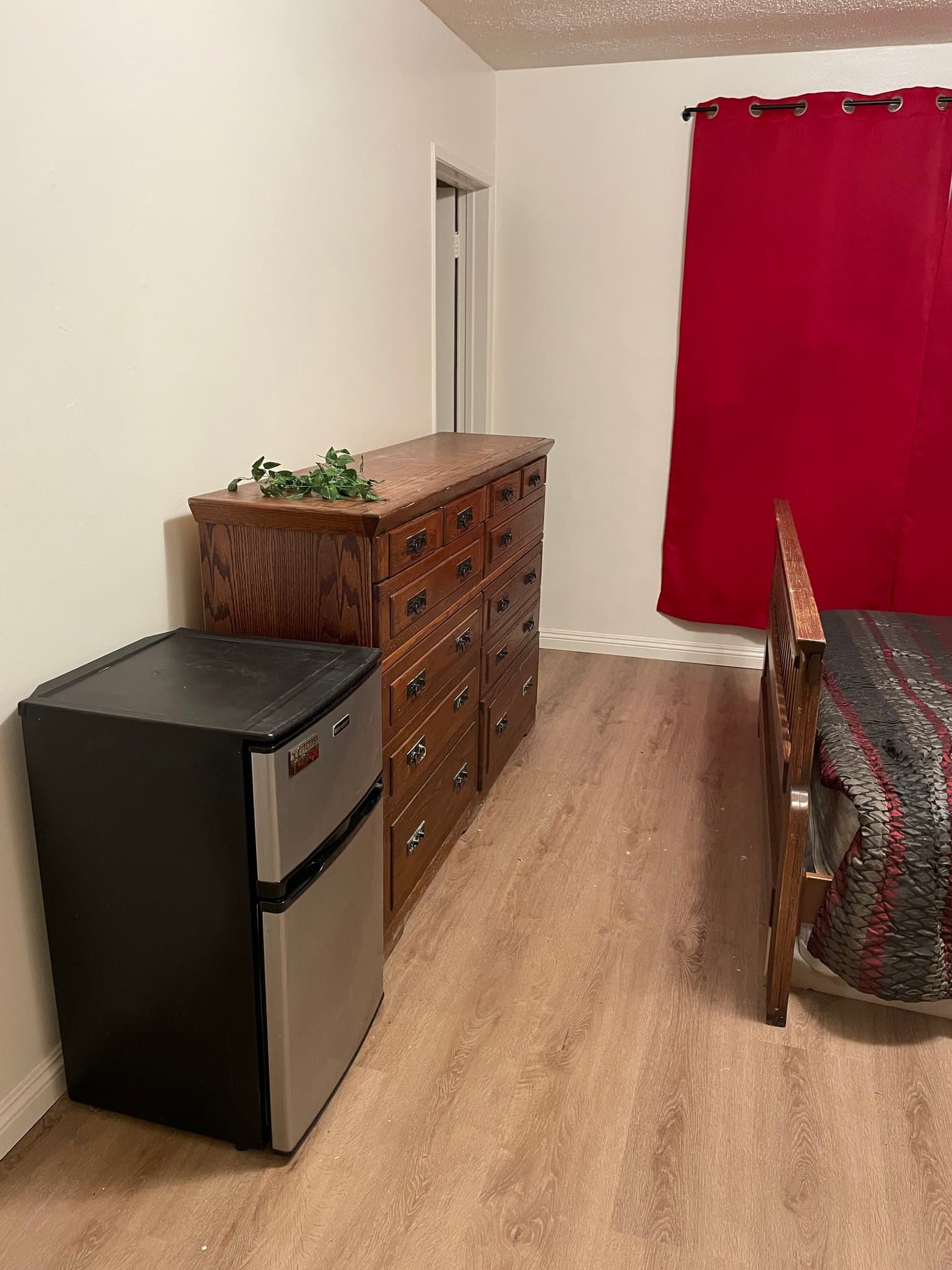 Long Beach Single Room: 640 elm ave
