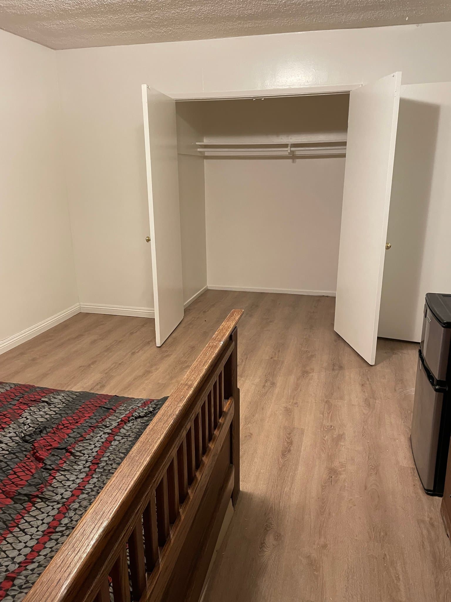 Long Beach Single Room: 640 elm ave