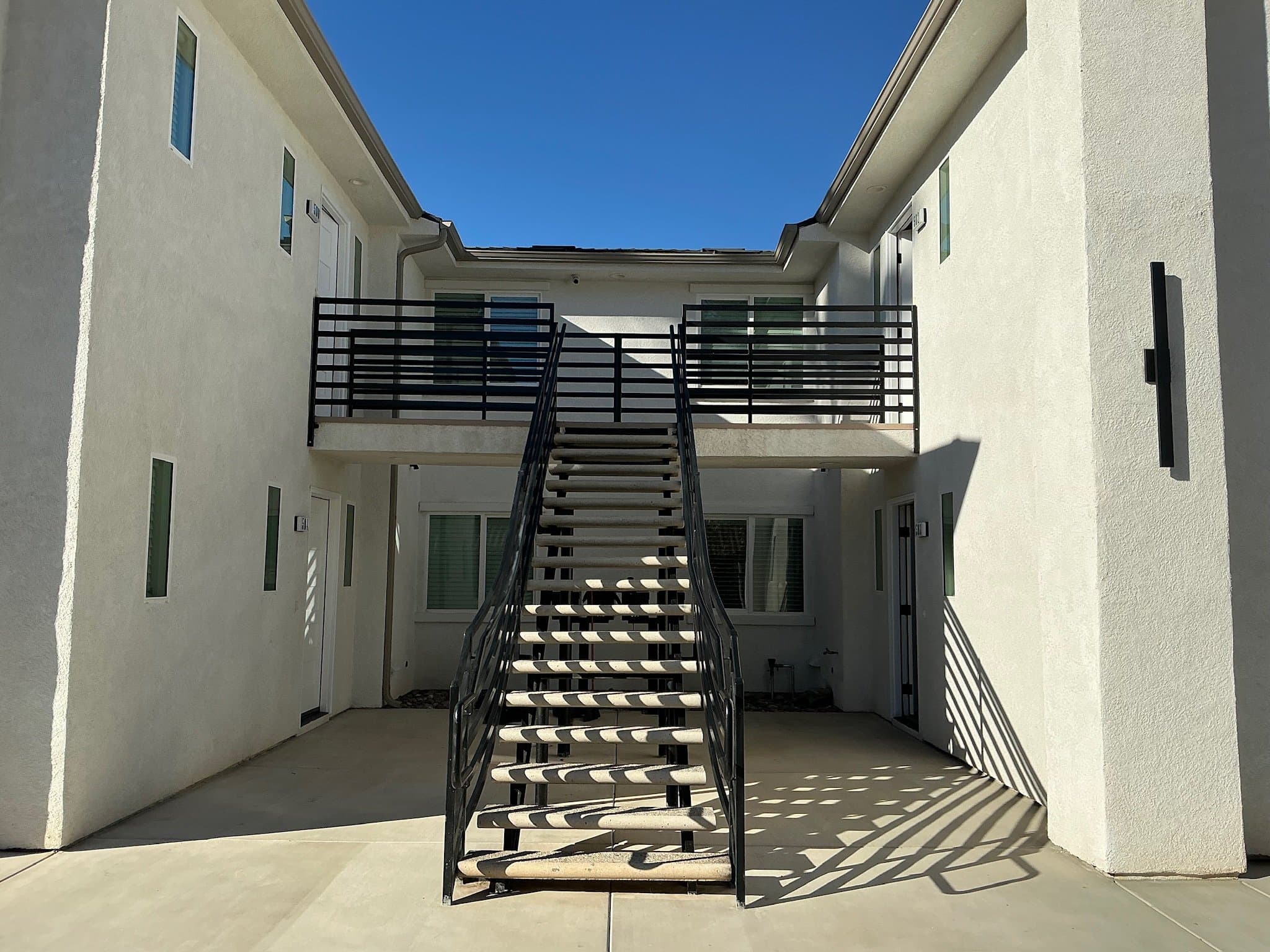 Redlands Apartment: 500 La Verne St
