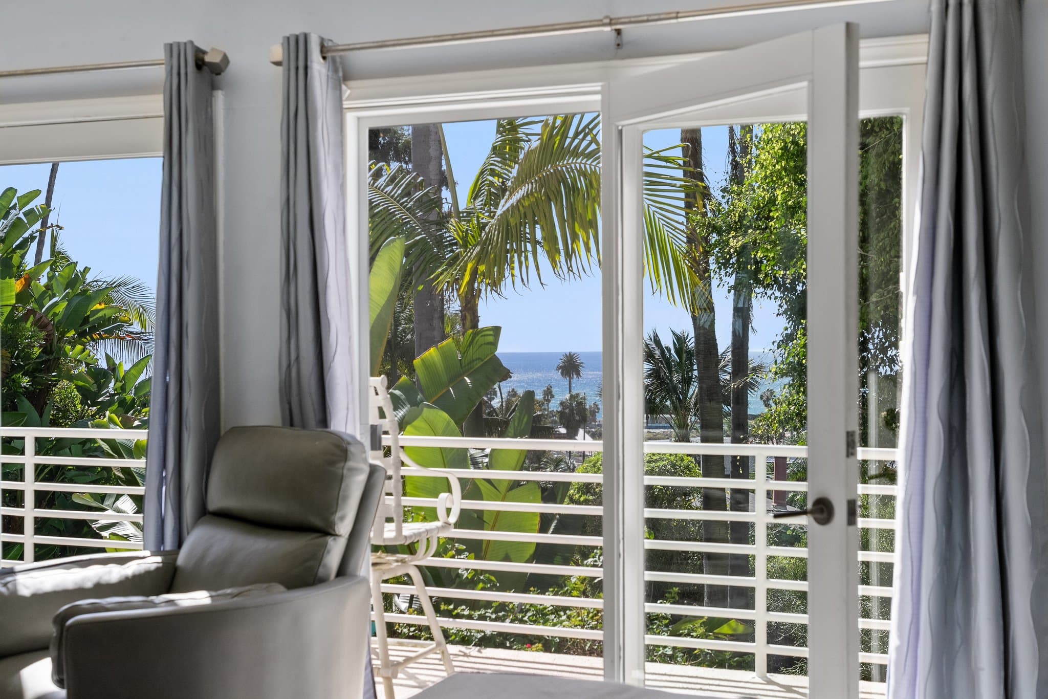 Cardiff by the Sea House: 1804 Oxford Ave