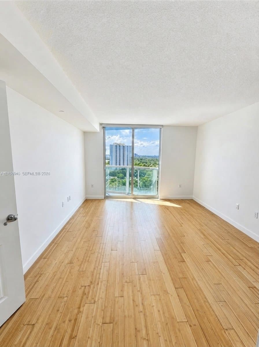 Miami Condo: 2101 Brickell Ave