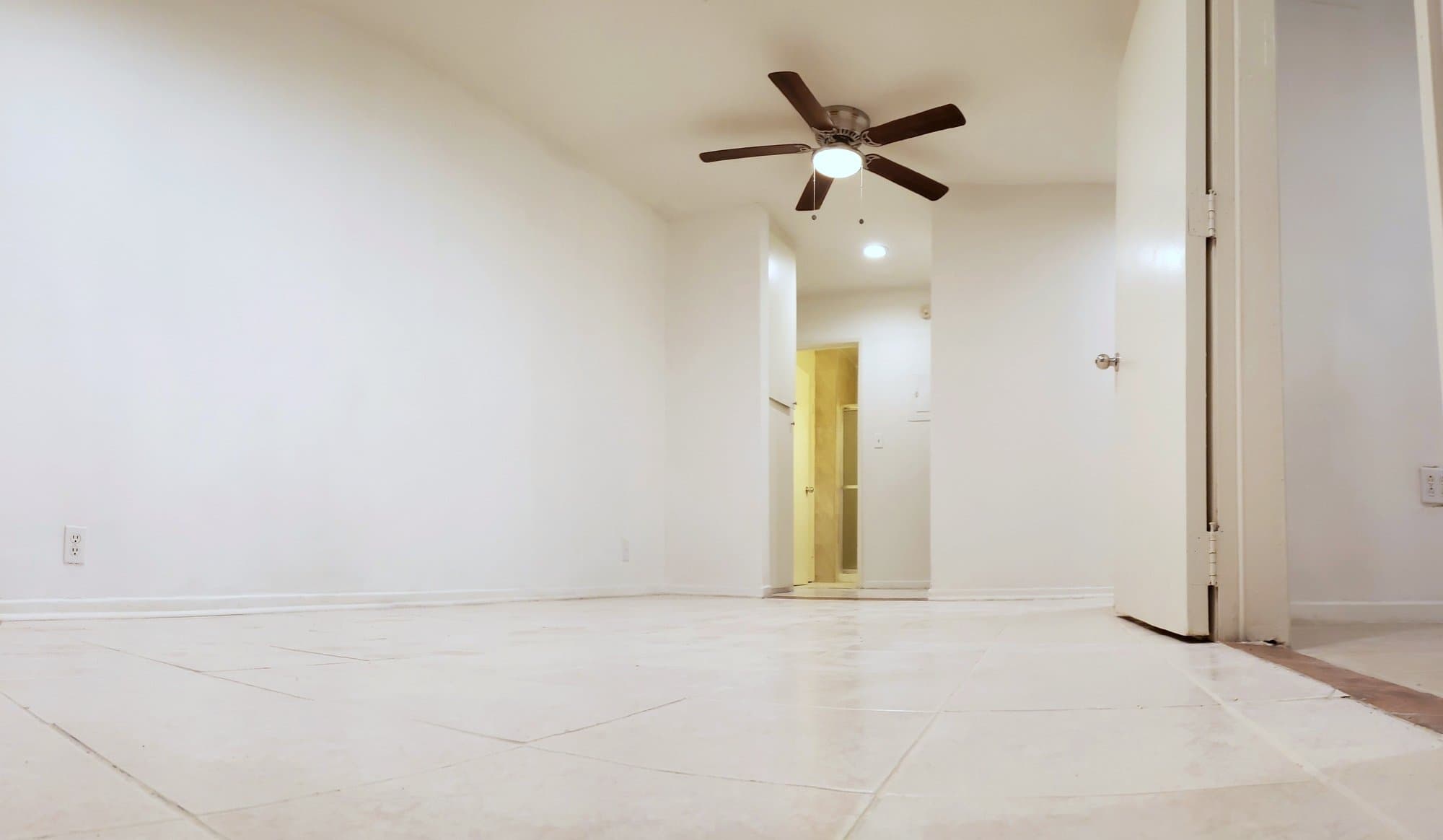 Van Nuys Apartment: 8108 Langdon Avenue