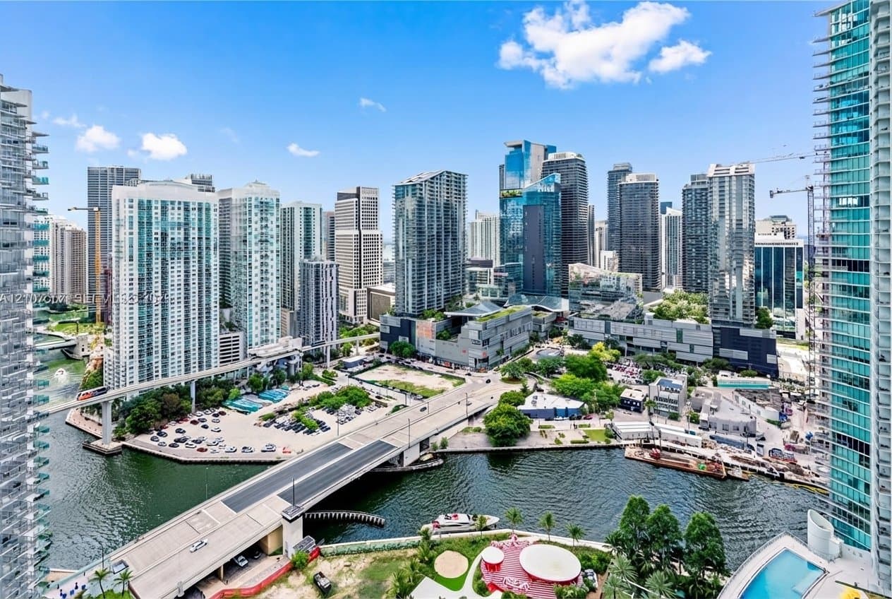 Miami Condo: 90 SW 3rd St