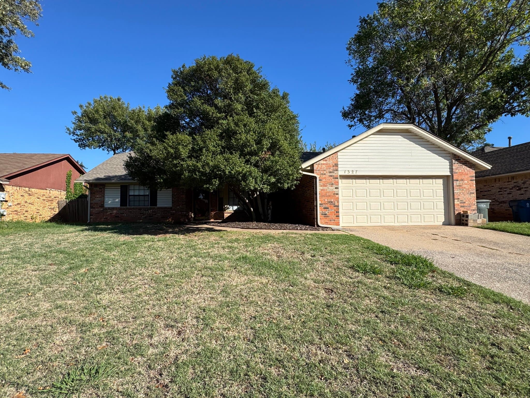 Edmond Oklahoma House: 1327 W Aries Rd