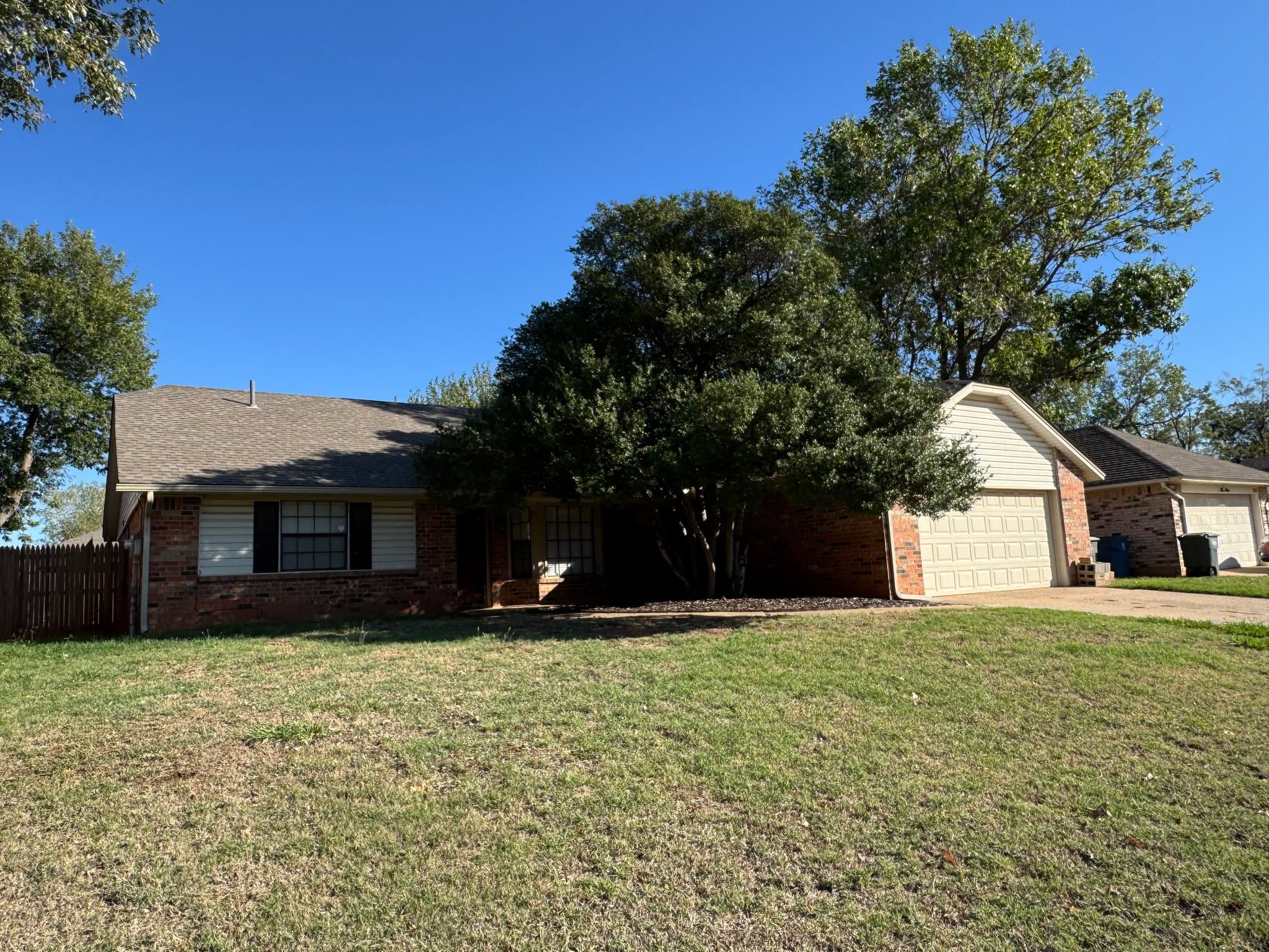 Edmond Oklahoma House: 1327 W Aries Rd