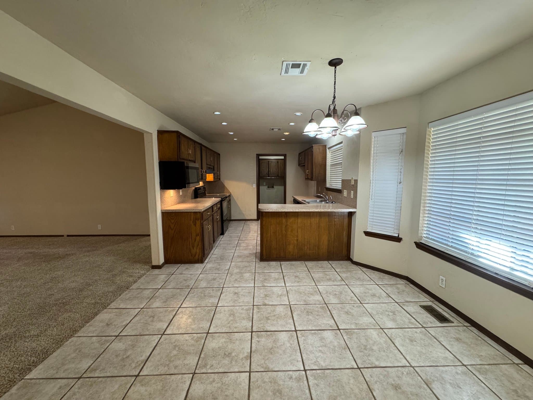 Edmond Oklahoma House: 1327 W Aries Rd