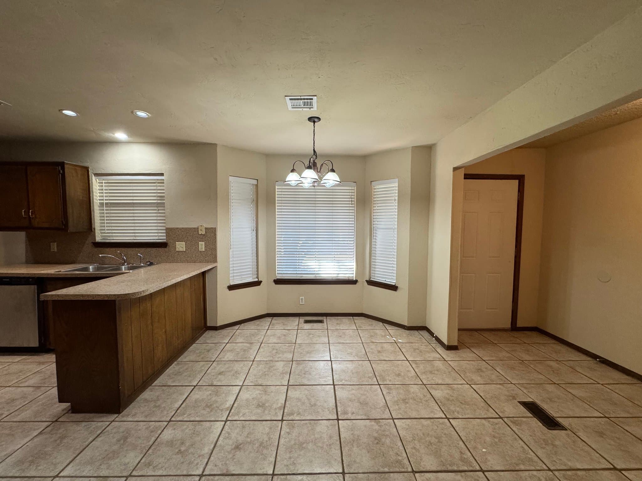 Edmond Oklahoma House: 1327 W Aries Rd