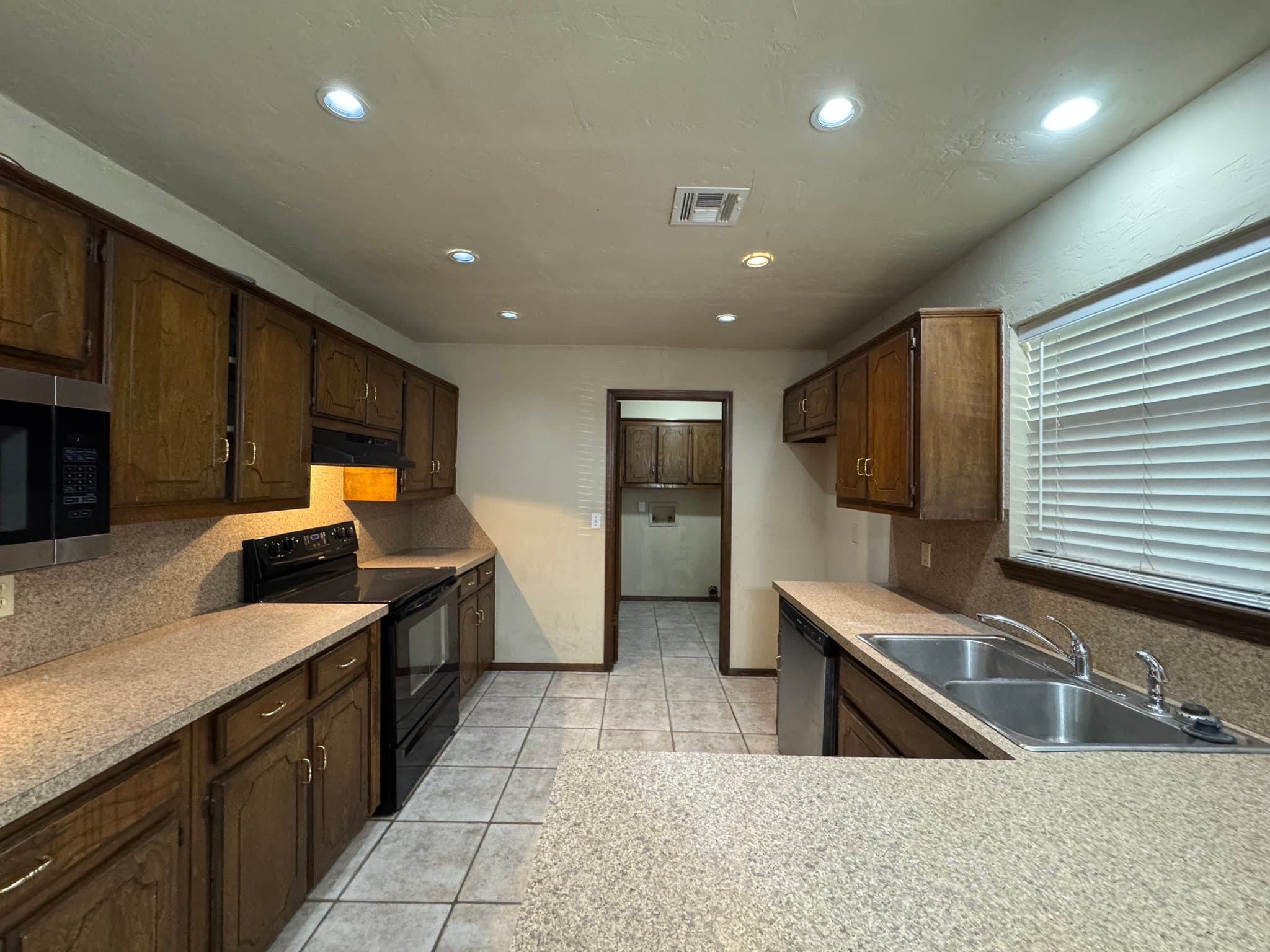 Edmond Oklahoma House: 1327 W Aries Rd