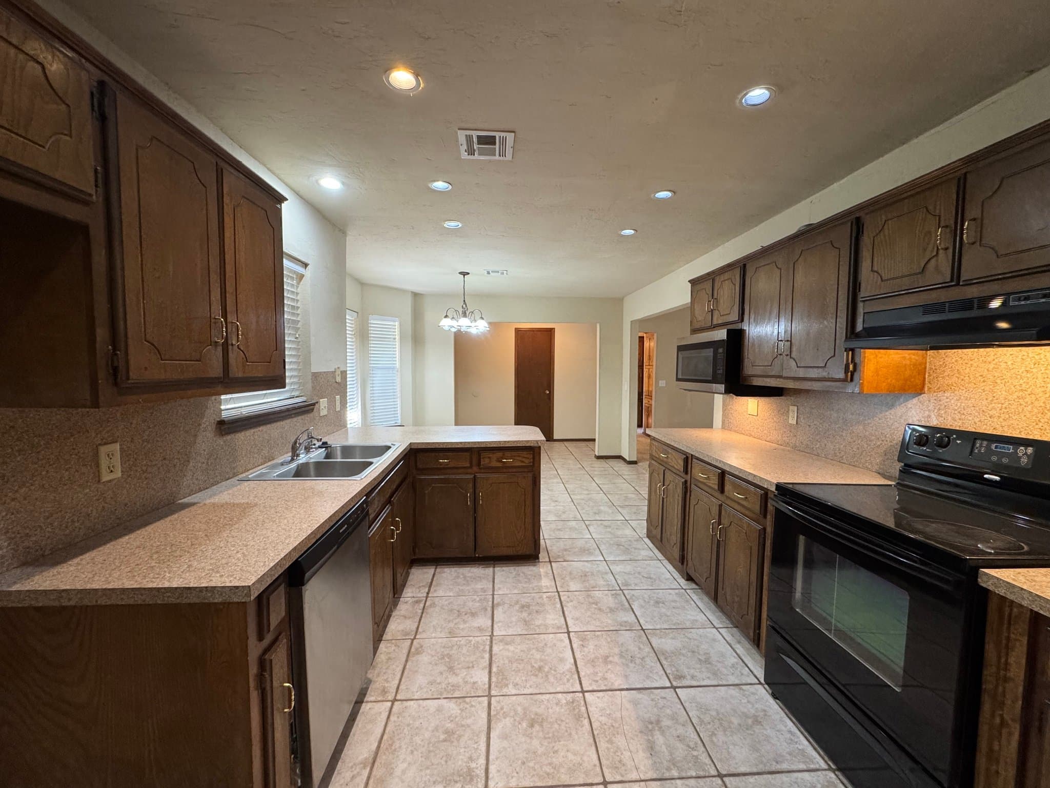 Edmond Oklahoma House: 1327 W Aries Rd