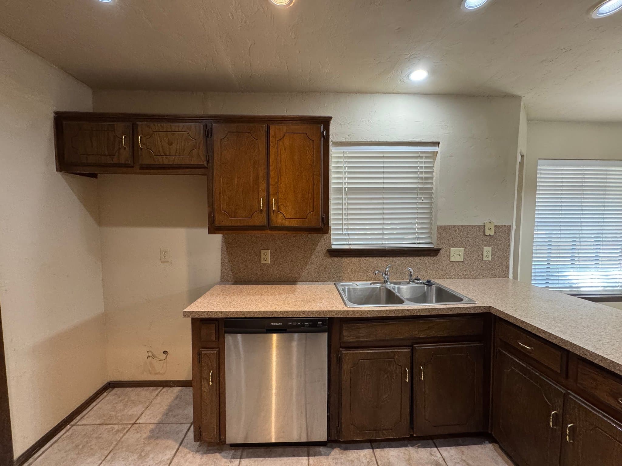 Edmond Oklahoma House: 1327 W Aries Rd