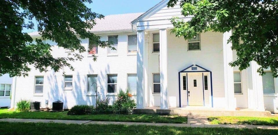 Topeka Apartment: 2120 SW Potomac Dr