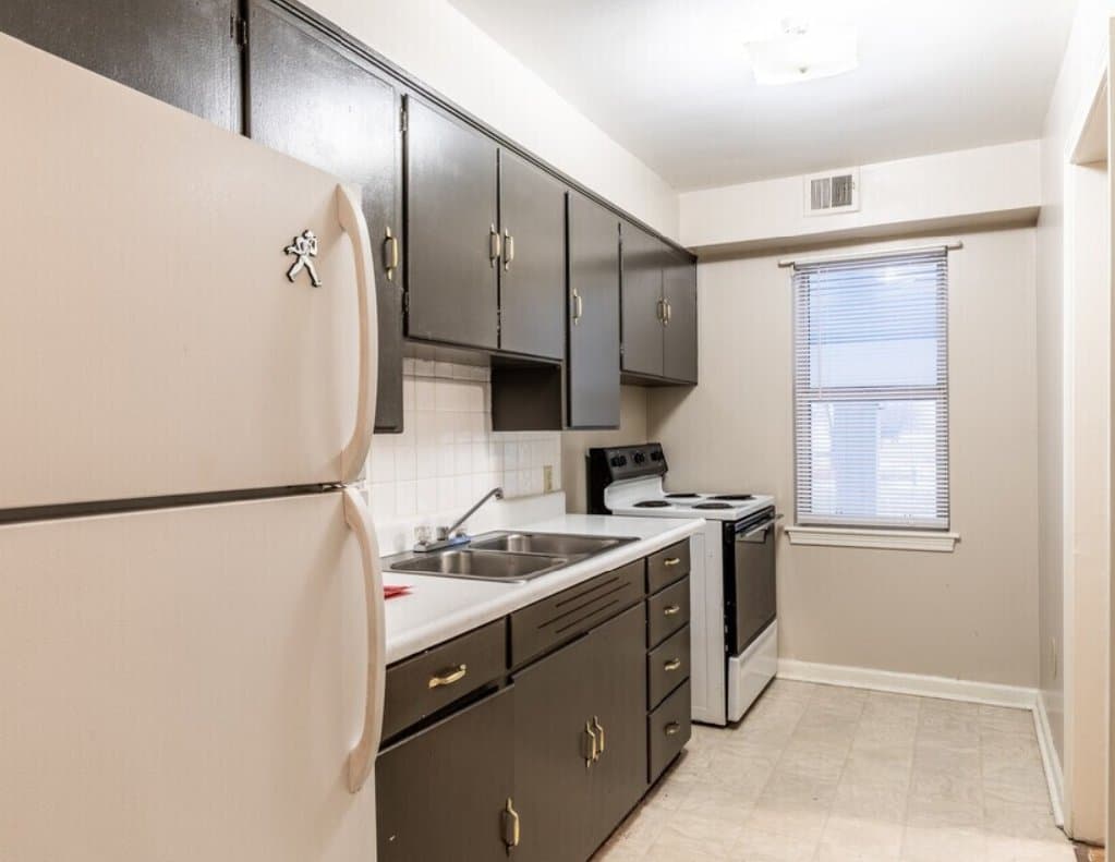 Topeka Apartment: 2120 SW Potomac Dr