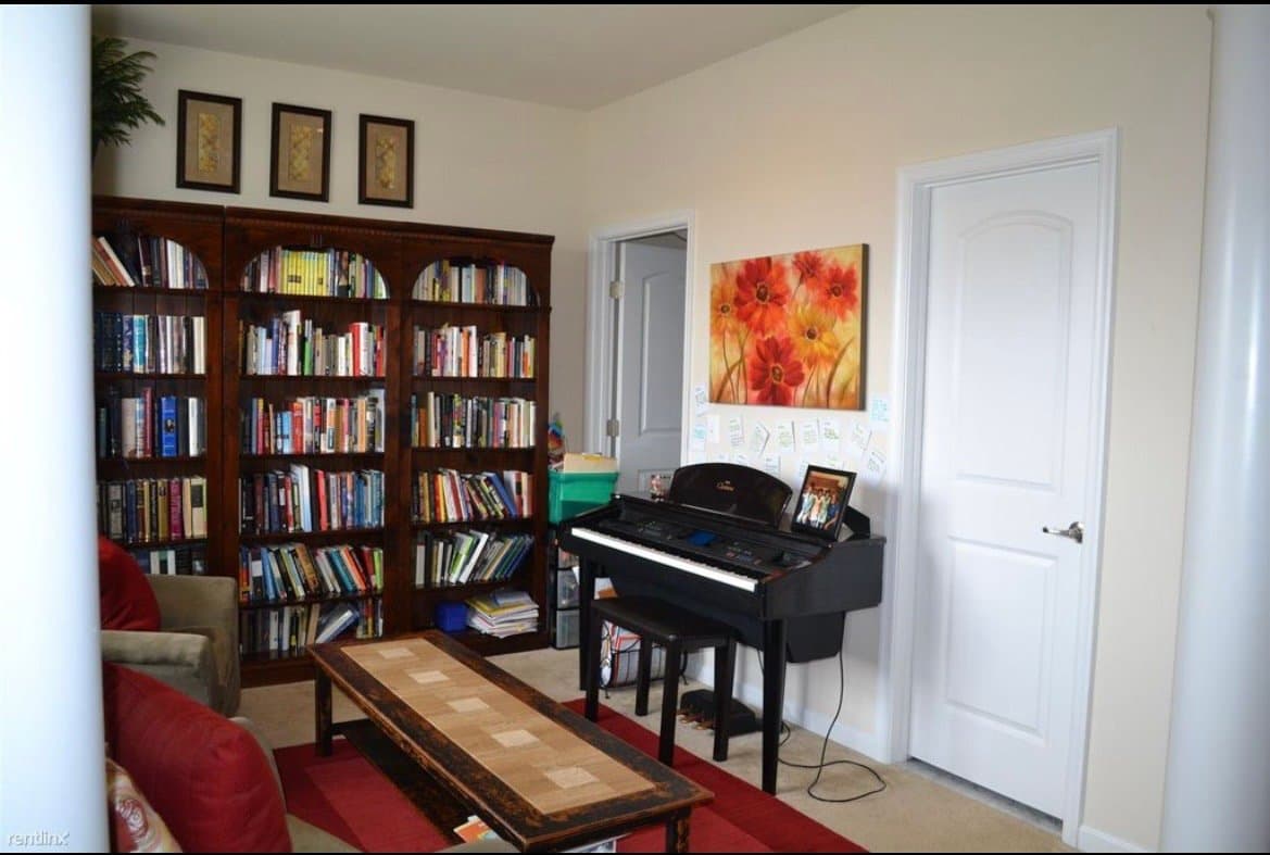 Chantilly Townhome: 43913 Eastgate View Dr