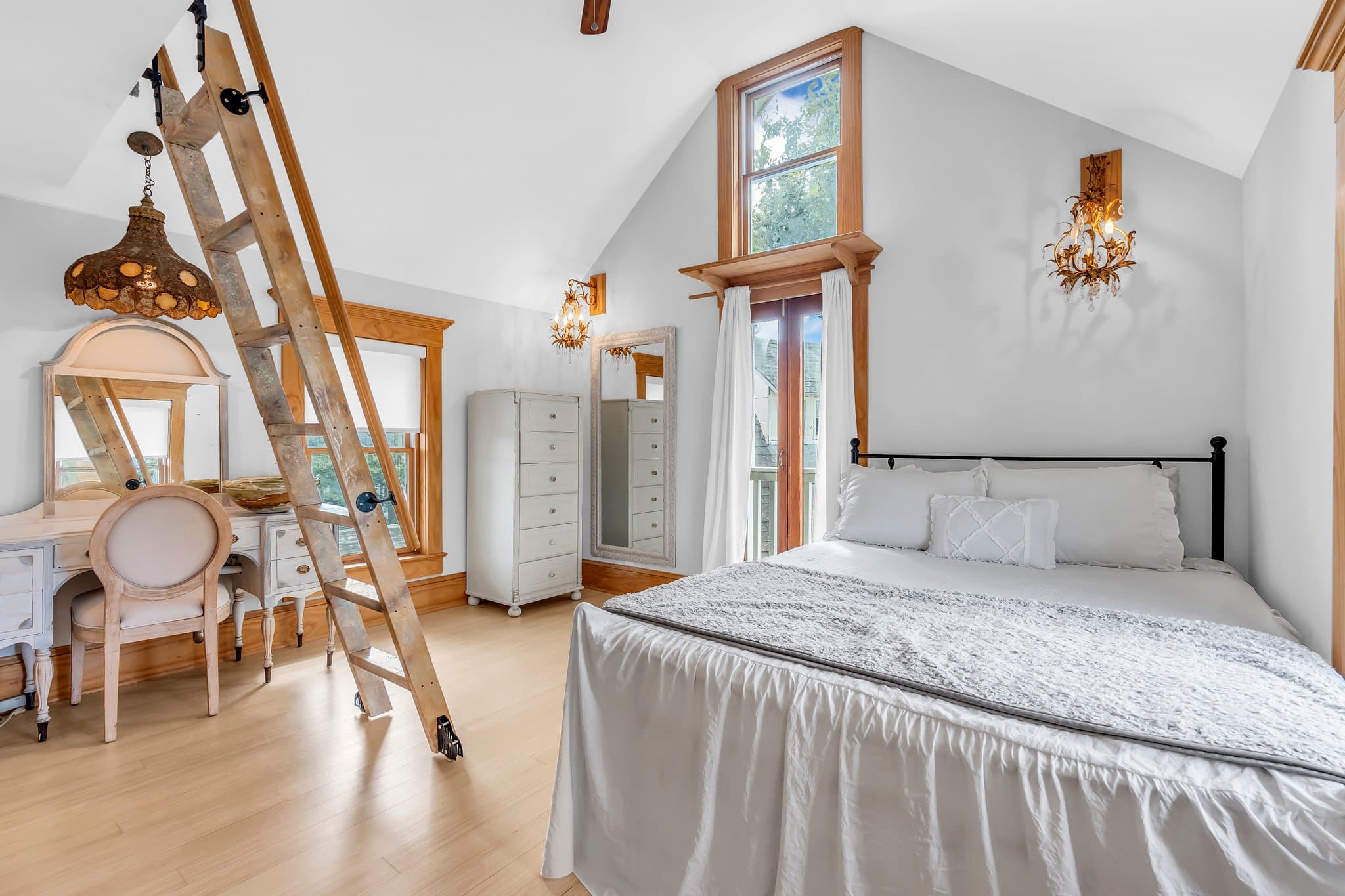 Ocean Grove House: 100 Lake Ave