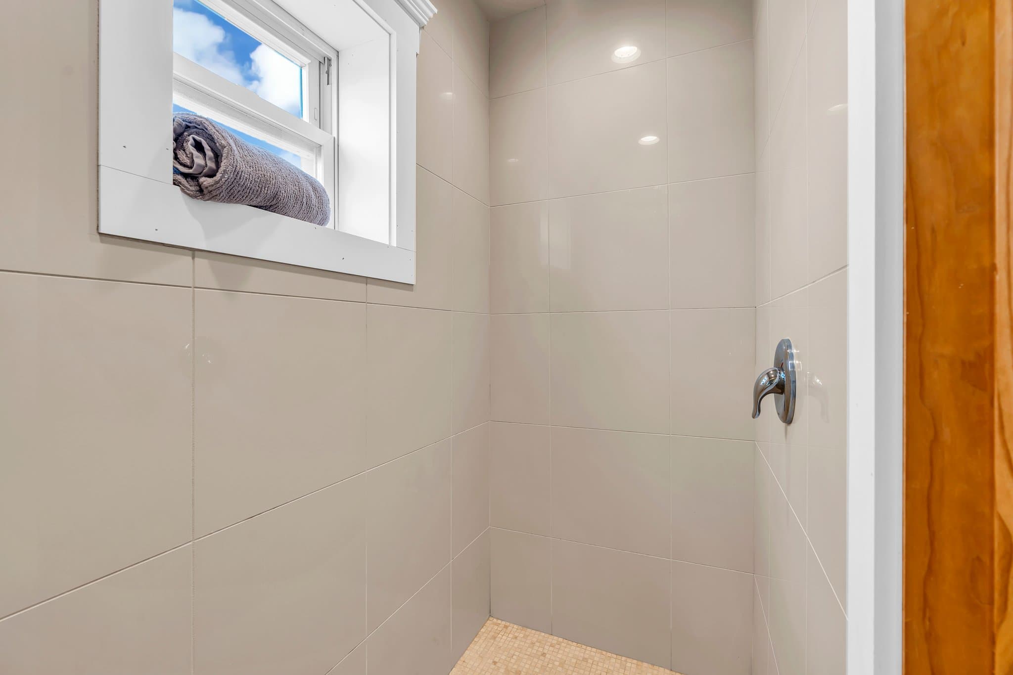 Ocean Grove House: 100 Lake Ave