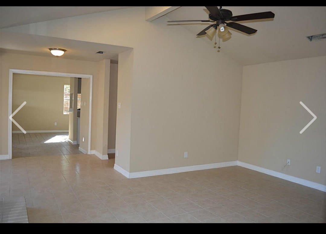 Houston House: 6222 Foxhunter Rd
