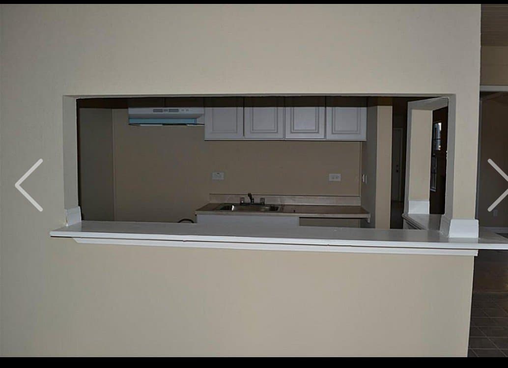 Houston House: 6222 Foxhunter Rd