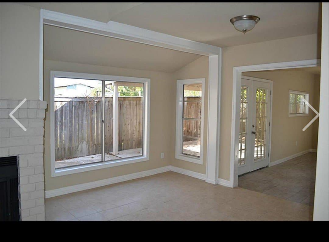 Houston House: 6222 Foxhunter Rd