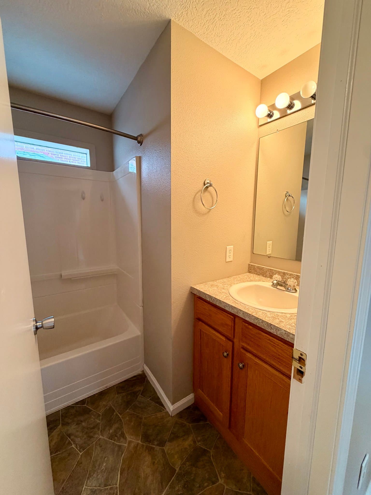 Columbus House: 1471 18th Ave