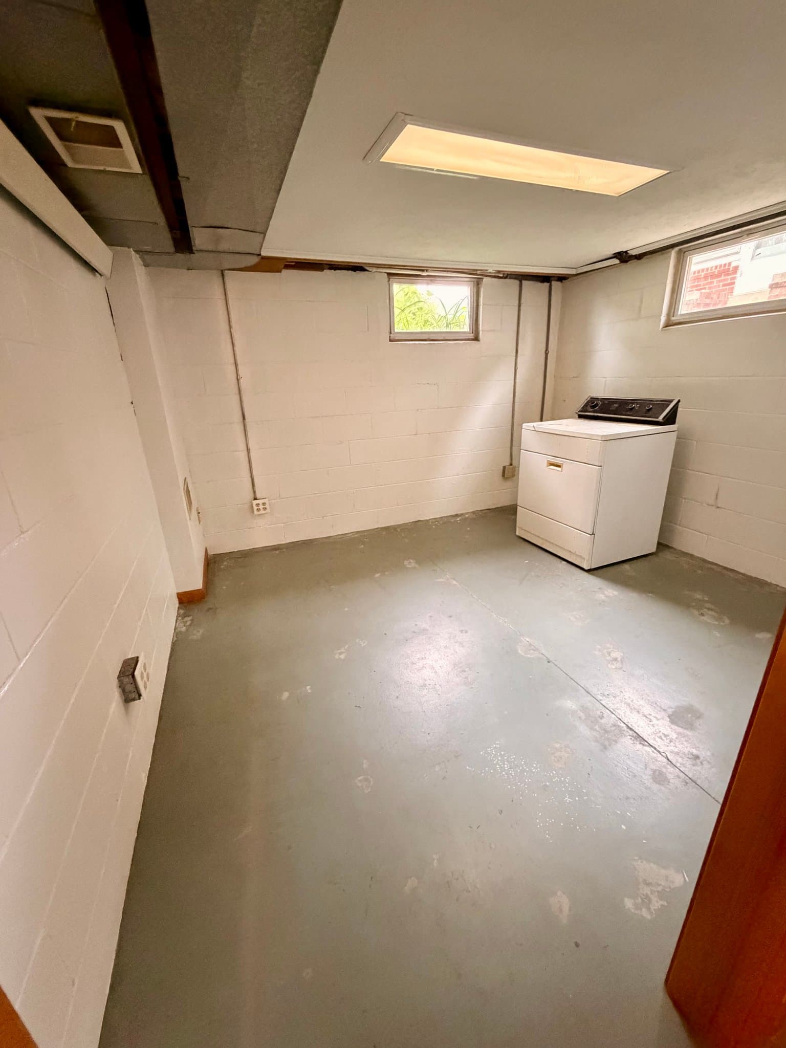 Columbus House: 1471 18th Ave