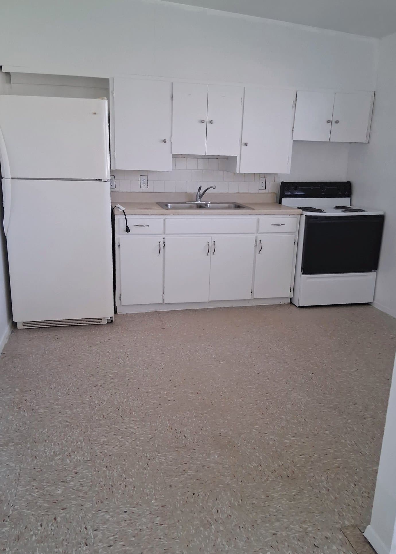 El Paso Apartment: 4429 Moonlight Ave