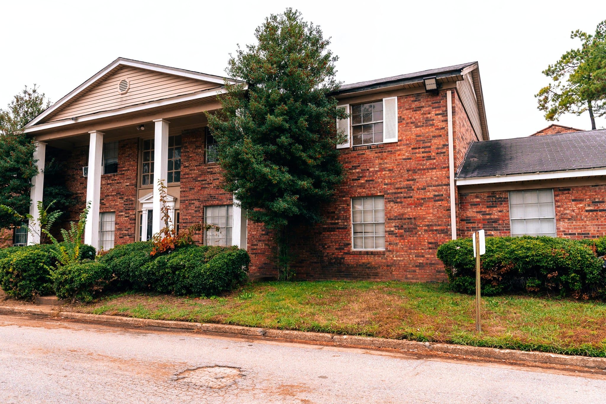Memphis Apartment: 4015 Camelot Lane, Memphis TN 38118