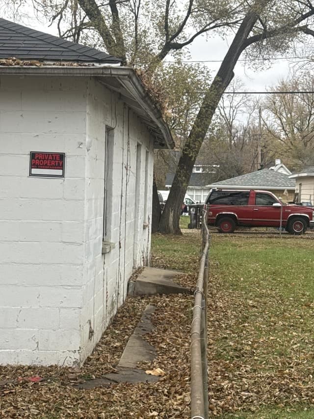 Peoria House: 2313 W Wiswall St
