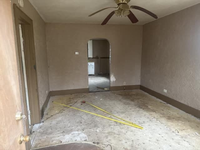 Peoria House: 2313 W Wiswall St