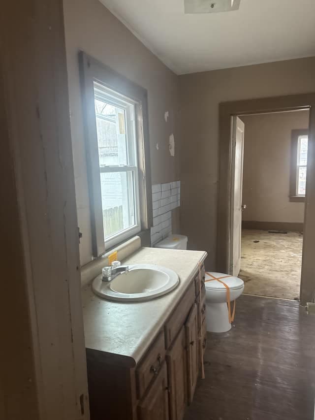 Peoria House: 2313 W Wiswall St