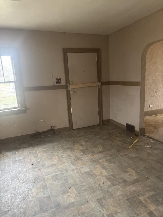 Peoria House: 2313 W Wiswall St