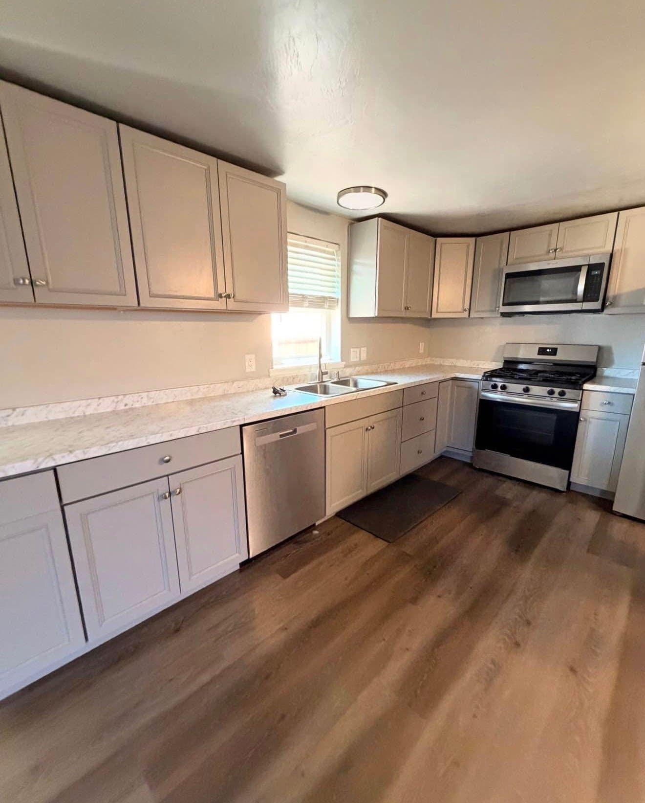 St George House: 733 N 1100 E