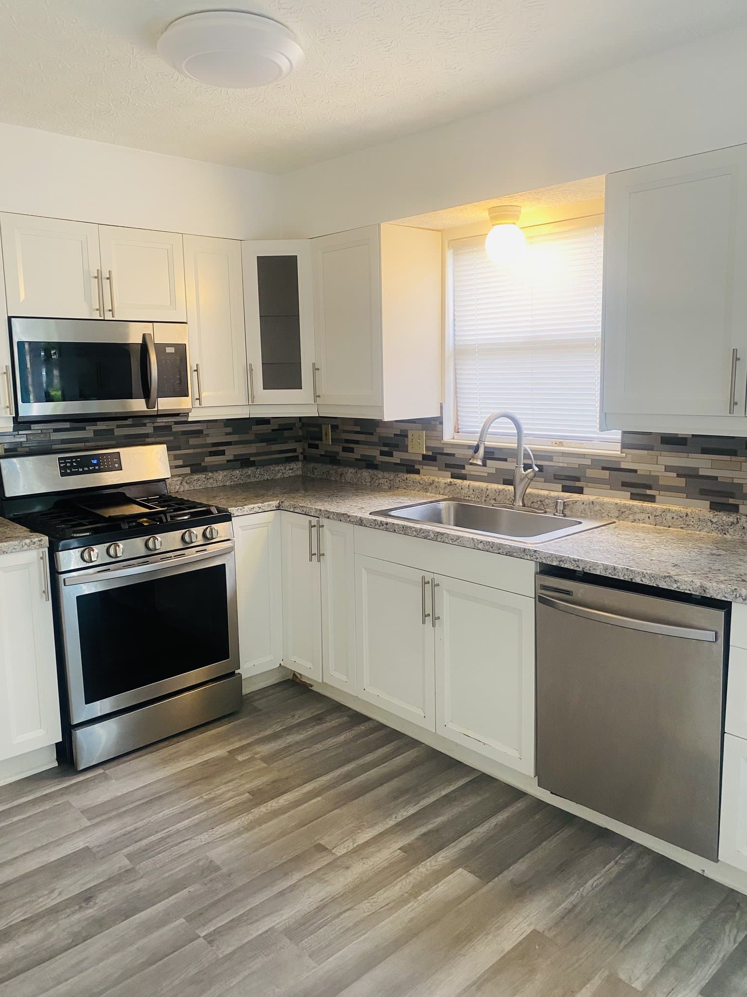 Hilliard House: 4833 King Albert Dr Unit 3B