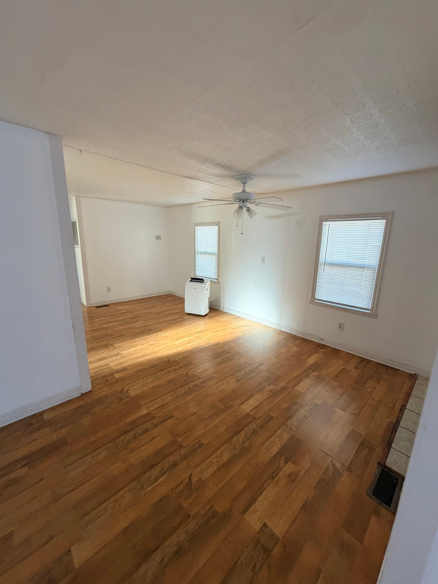 Washington House: 380 E Telegraph St