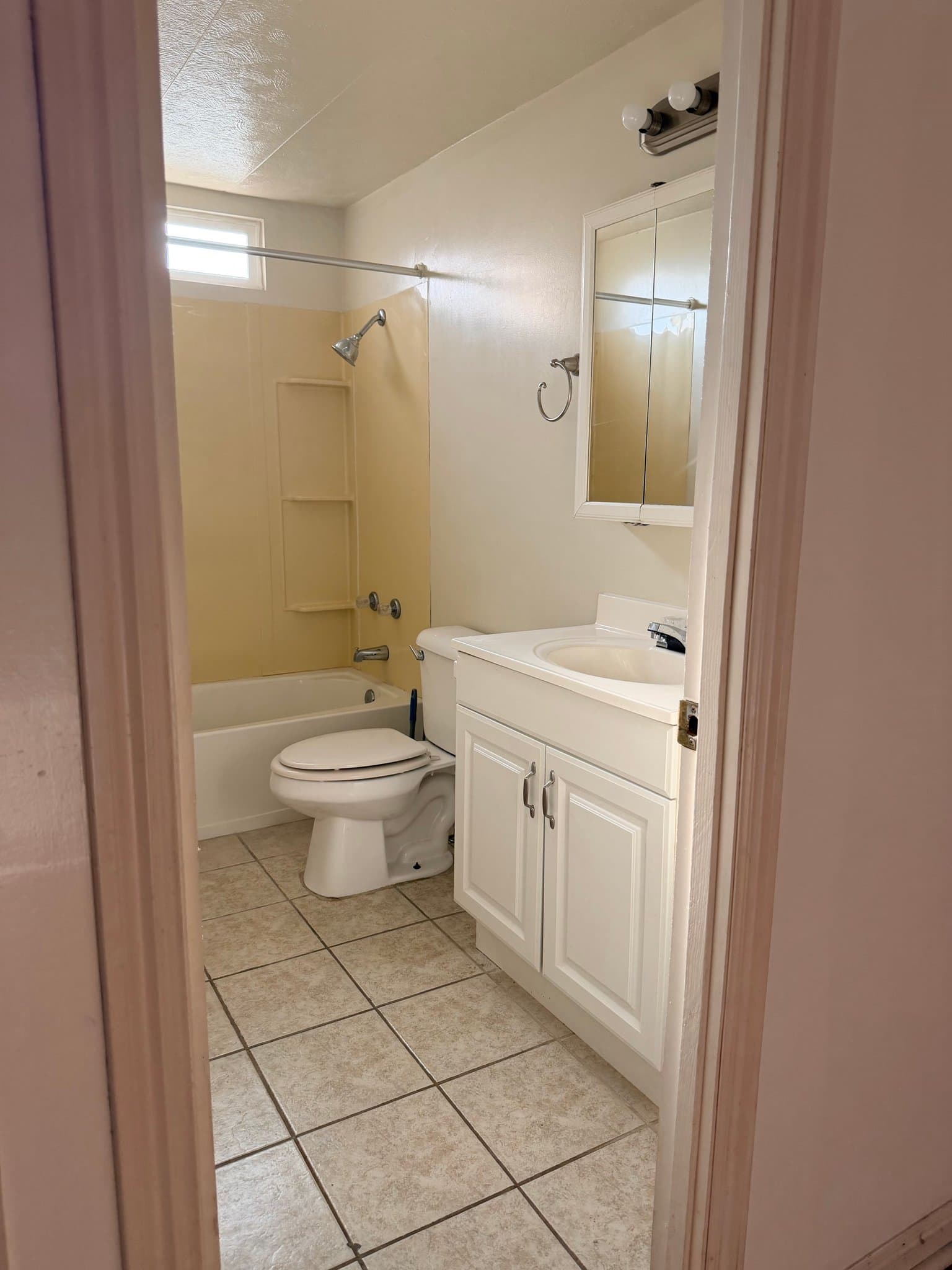 Washington House: 380 E Telegraph St