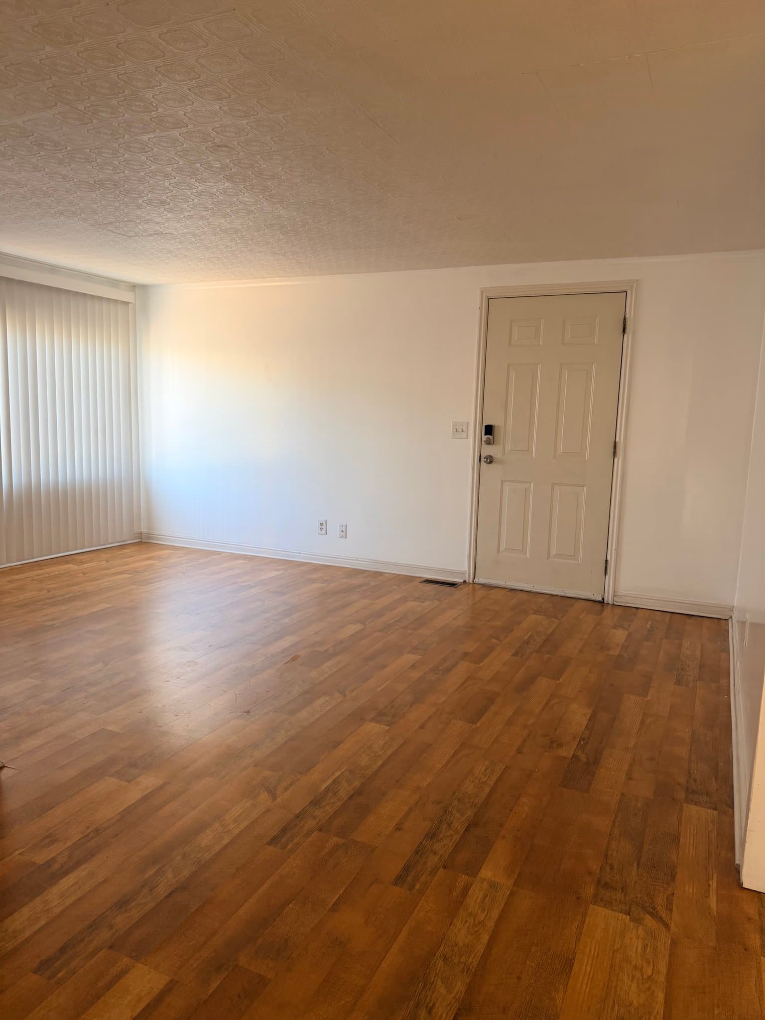 Washington House: 380 E Telegraph St