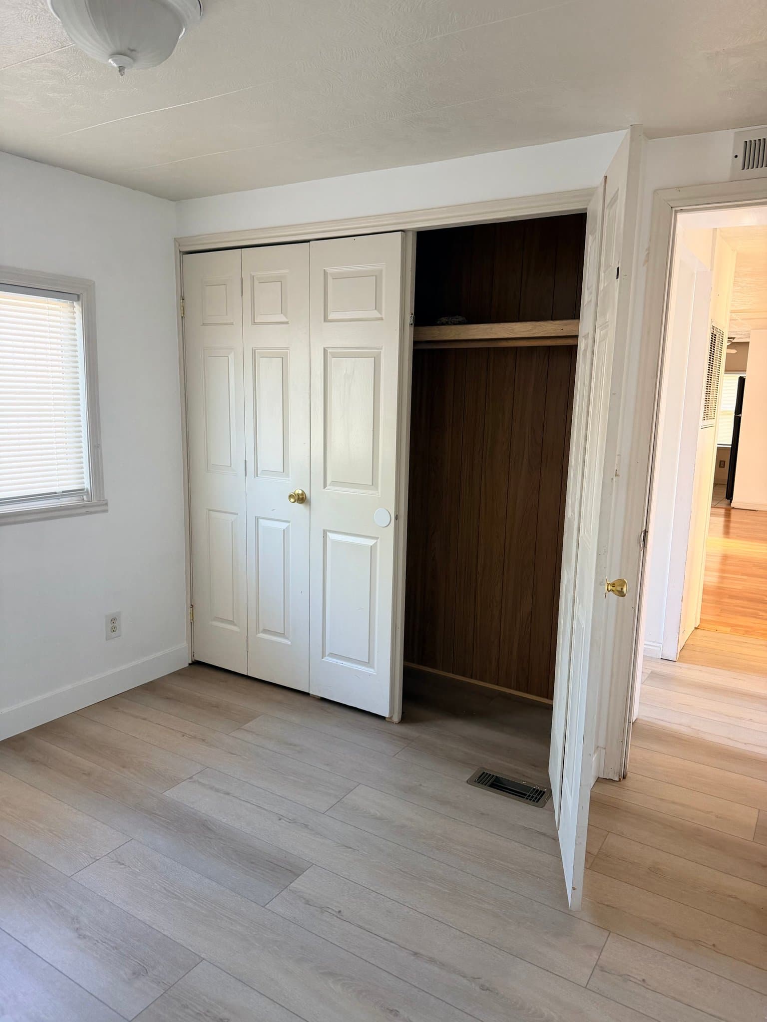 Washington House: 380 E Telegraph St