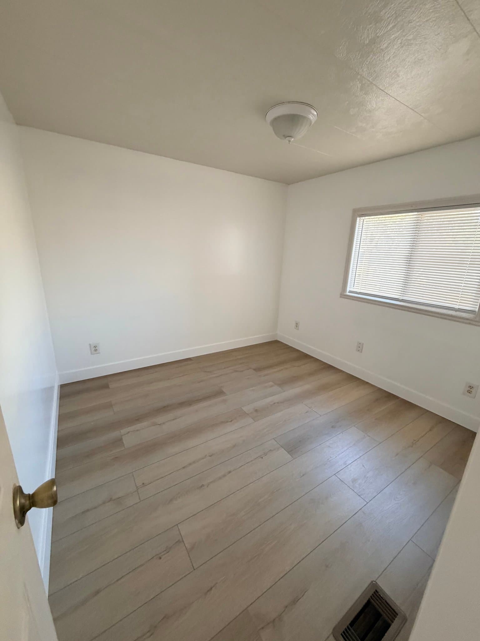 Washington House: 380 E Telegraph St