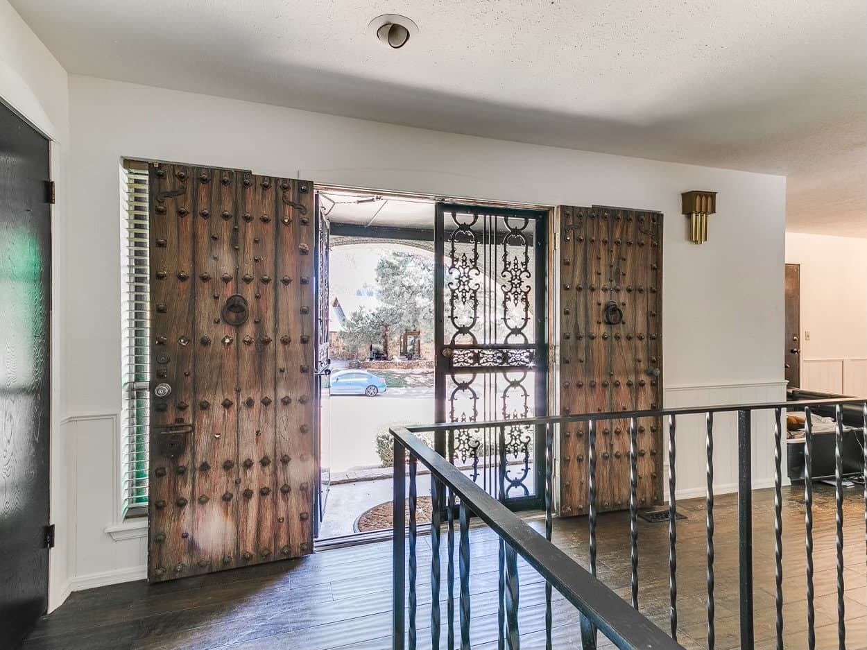 Oklahoma City House: 212 W Ridgewood Dr