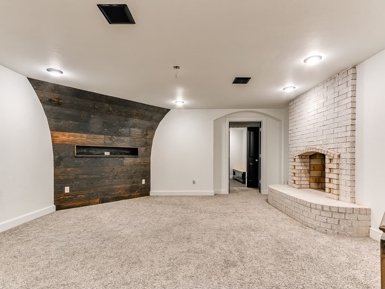 Oklahoma City House: 212 W Ridgewood Dr