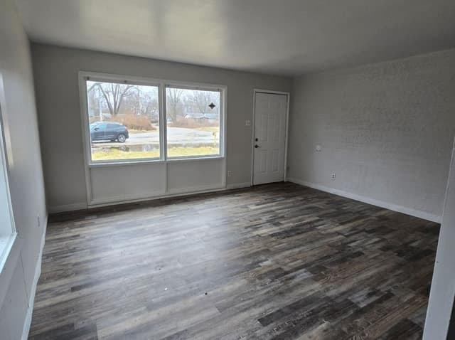 Cahokia House: 18 Violet Dr