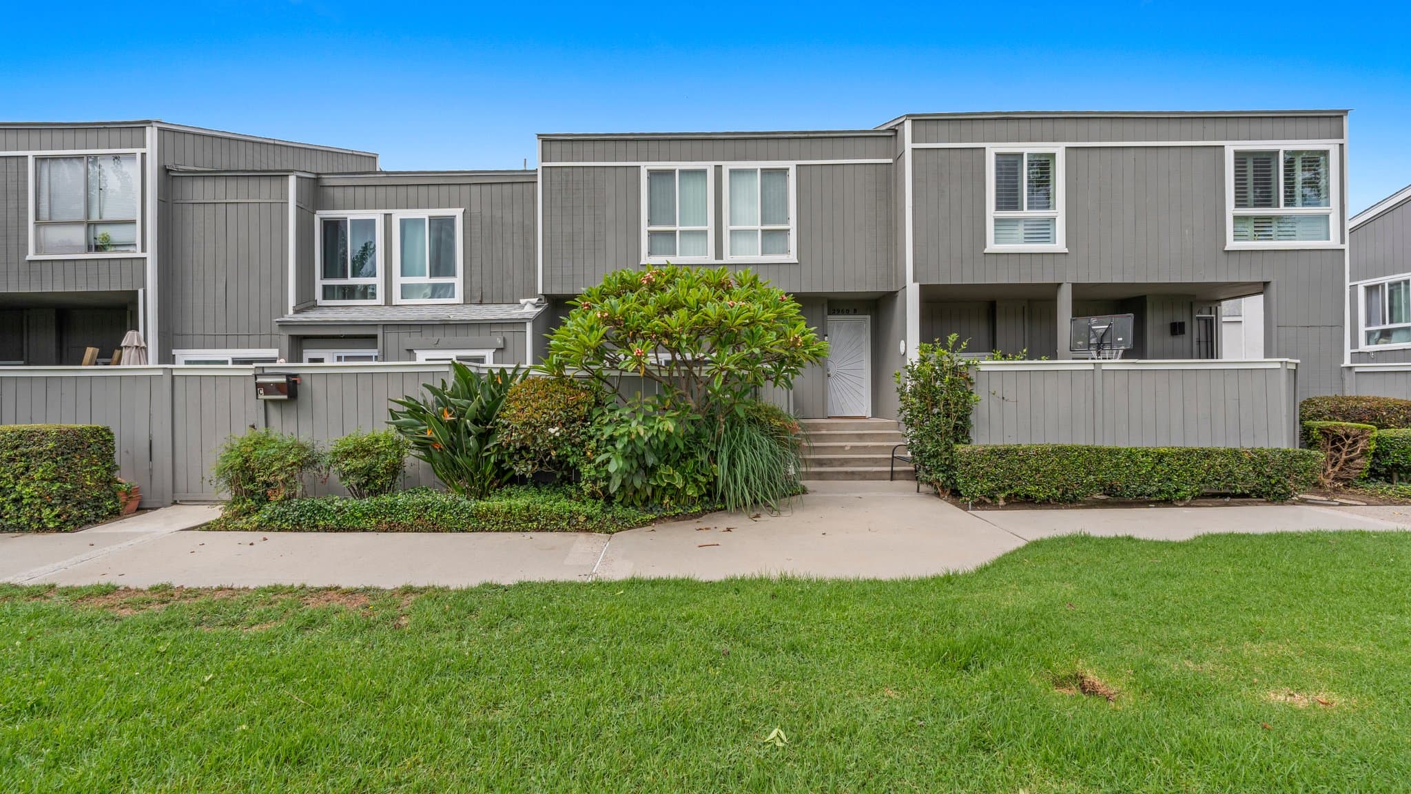 Santa Ana Townhome: 2960 S. Greenville St