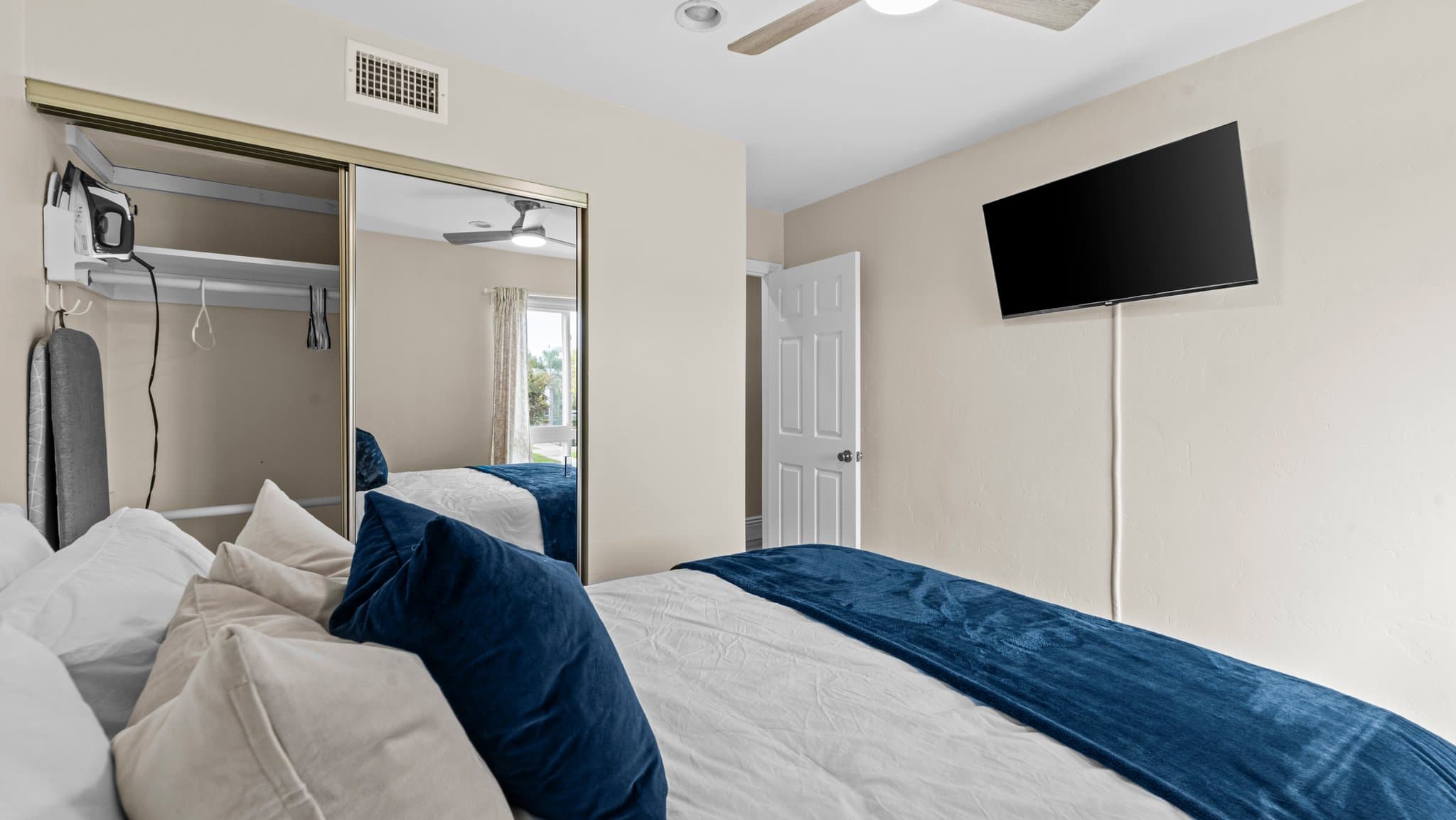 Santa Ana Townhome: 2960 S. Greenville St