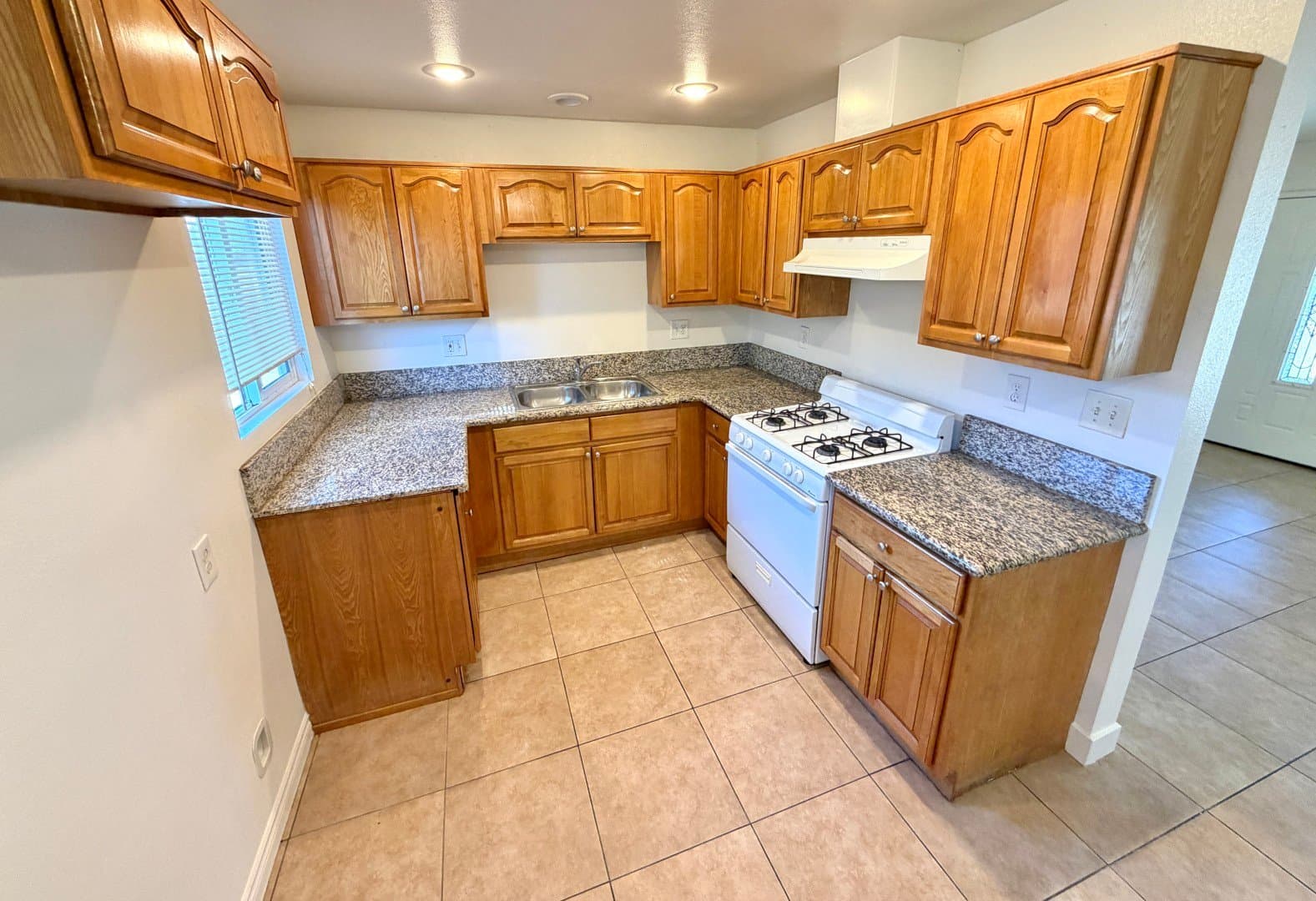 Riverside House: 8756 Greenpoint Ave